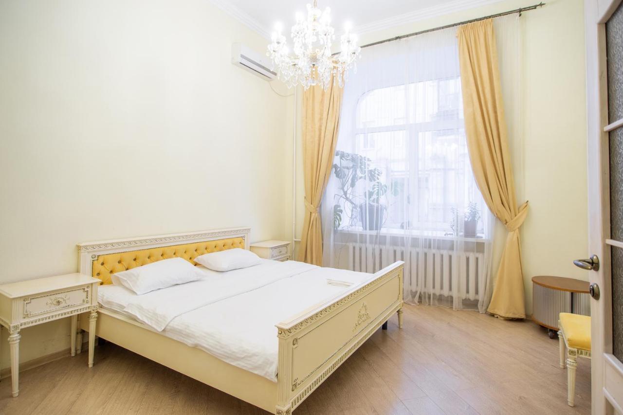 Comfortable Apartment On Mikhaylovskiy Lane Kiev Dış mekan fotoğraf