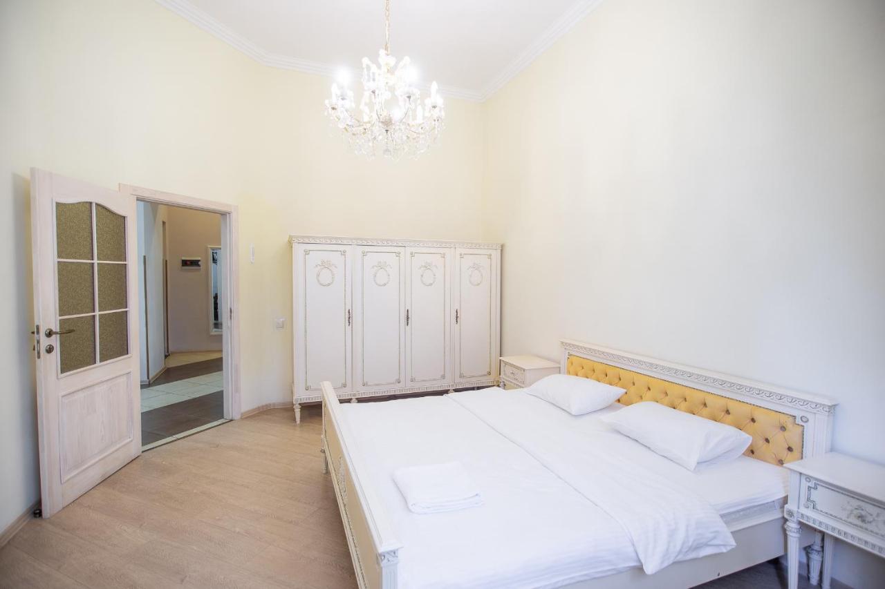 Comfortable Apartment On Mikhaylovskiy Lane Kiev Dış mekan fotoğraf