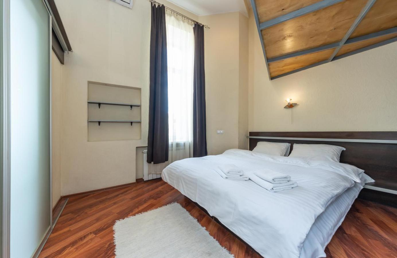 Comfortable Apartment On Mikhaylovskiy Lane Kiev Dış mekan fotoğraf