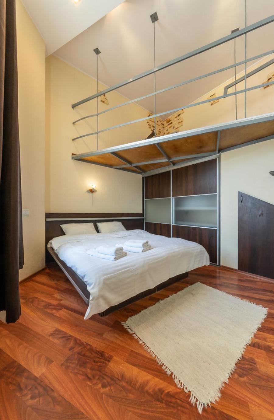 Comfortable Apartment On Mikhaylovskiy Lane Kiev Dış mekan fotoğraf