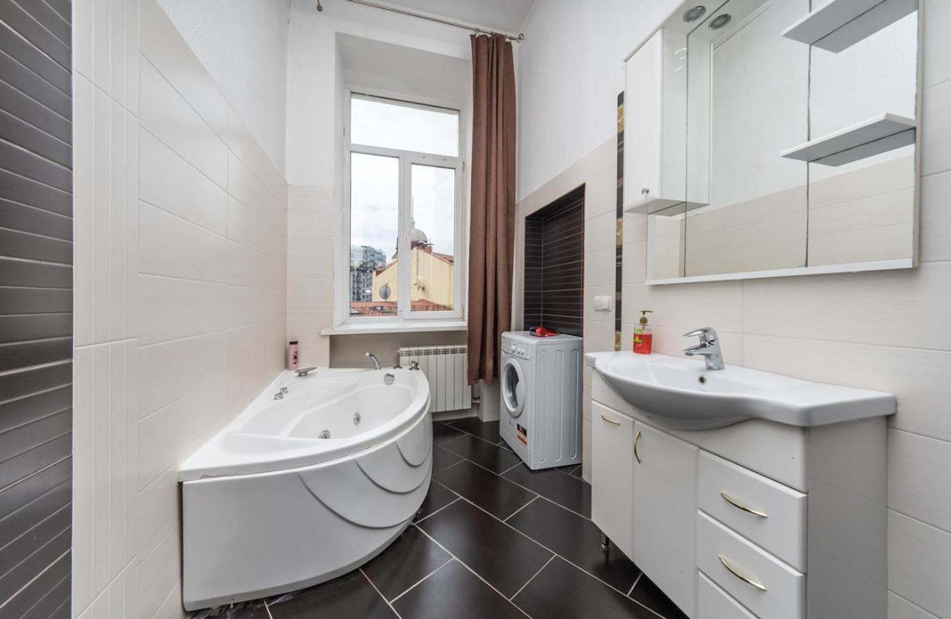 Comfortable Apartment On Mikhaylovskiy Lane Kiev Dış mekan fotoğraf